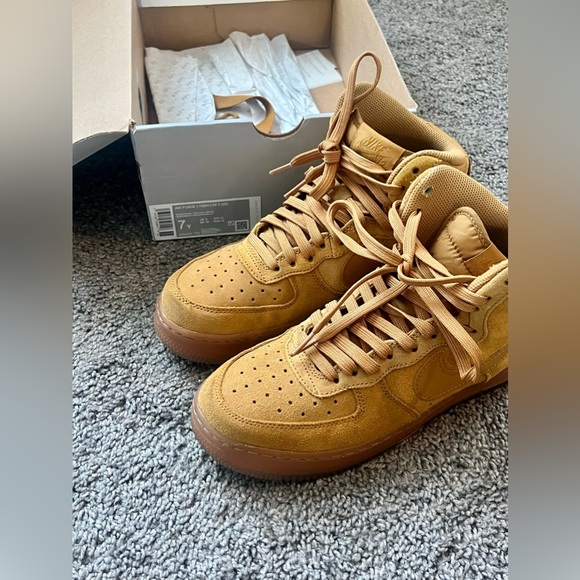 Nike Sneakers - Picture 4 of 8